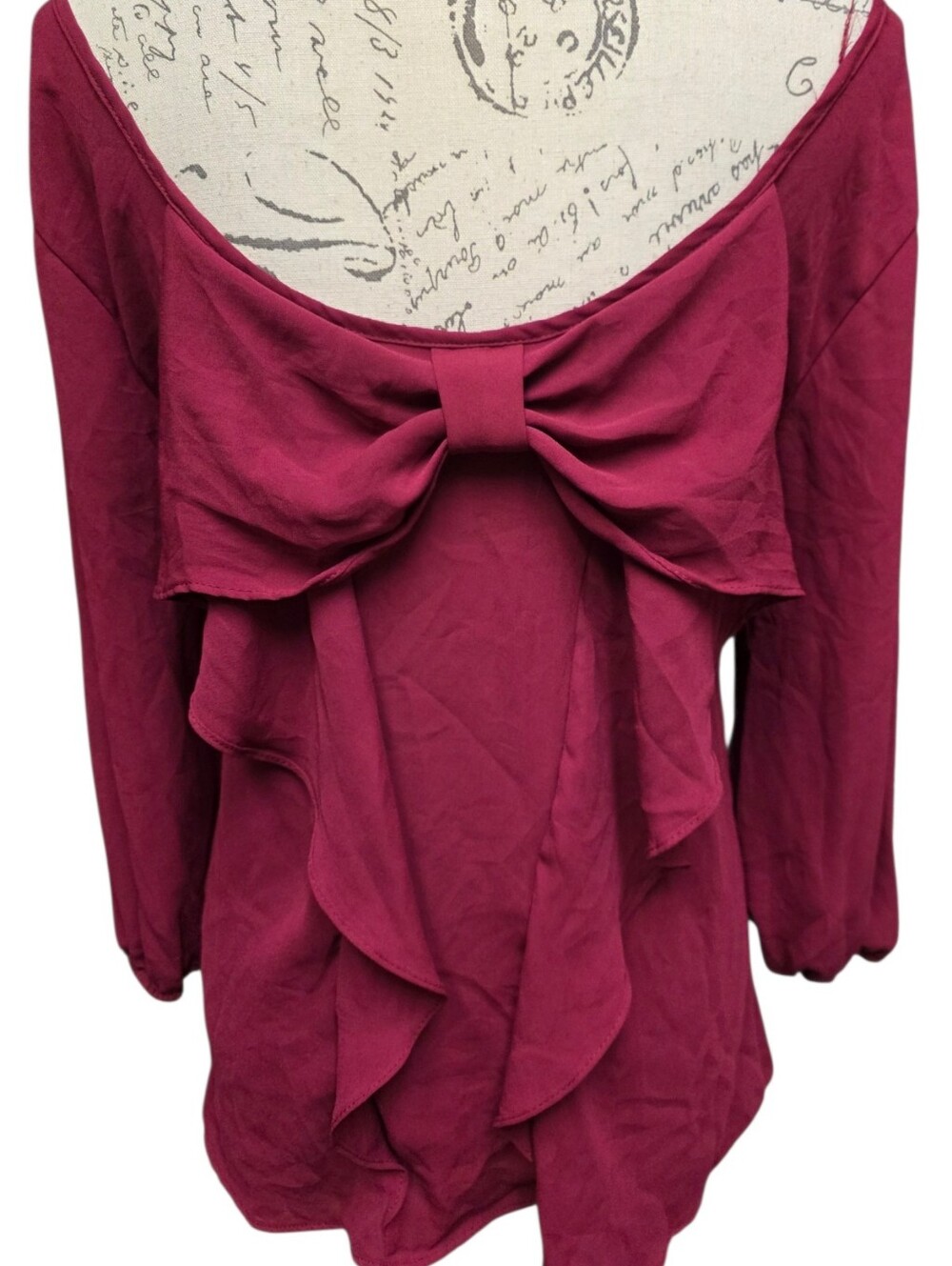 STUDIO Y Women's Wide NECK L/S Top in Magenta With Bow Accent In Back SMALL EUC